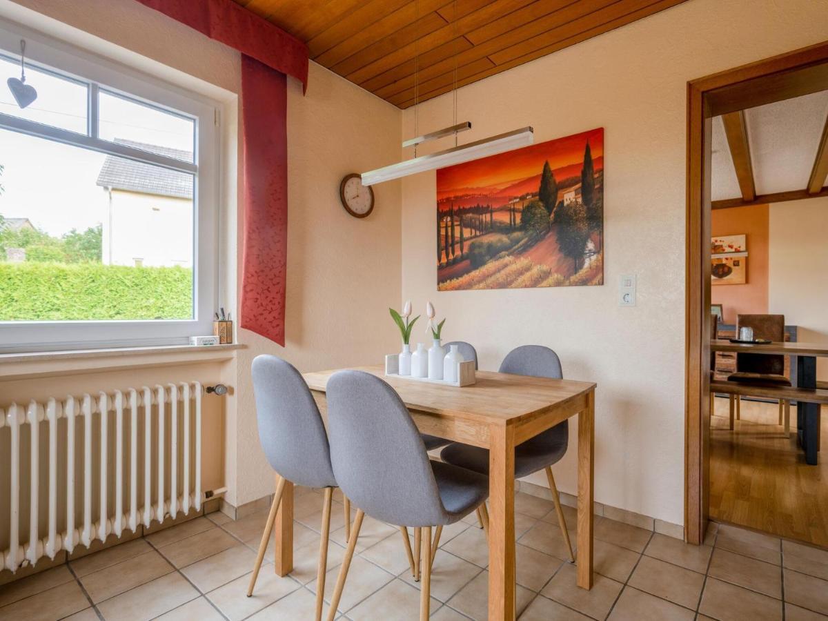 A Detached Holiday Home In A Highly Scenic Area Trierscheid Eksteriør billede