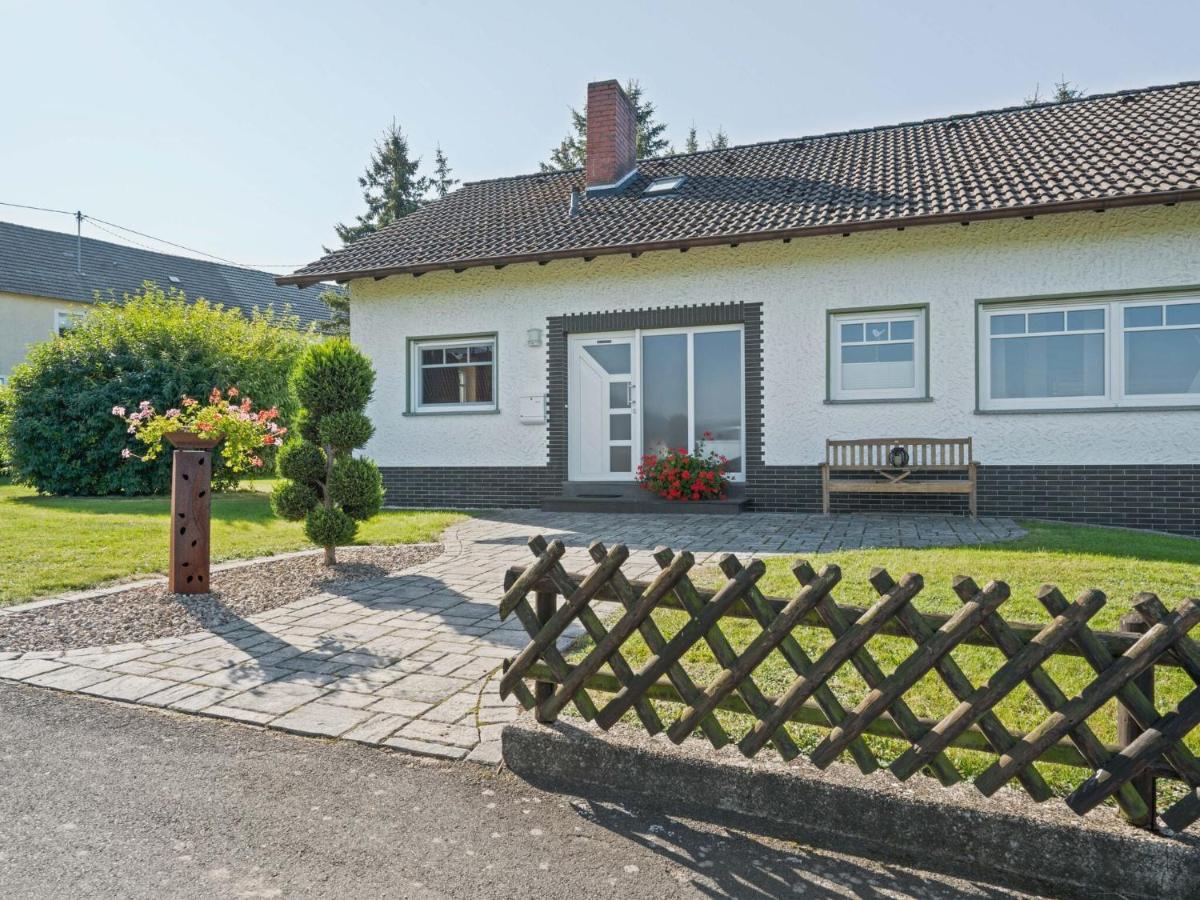A Detached Holiday Home In A Highly Scenic Area Trierscheid Eksteriør billede