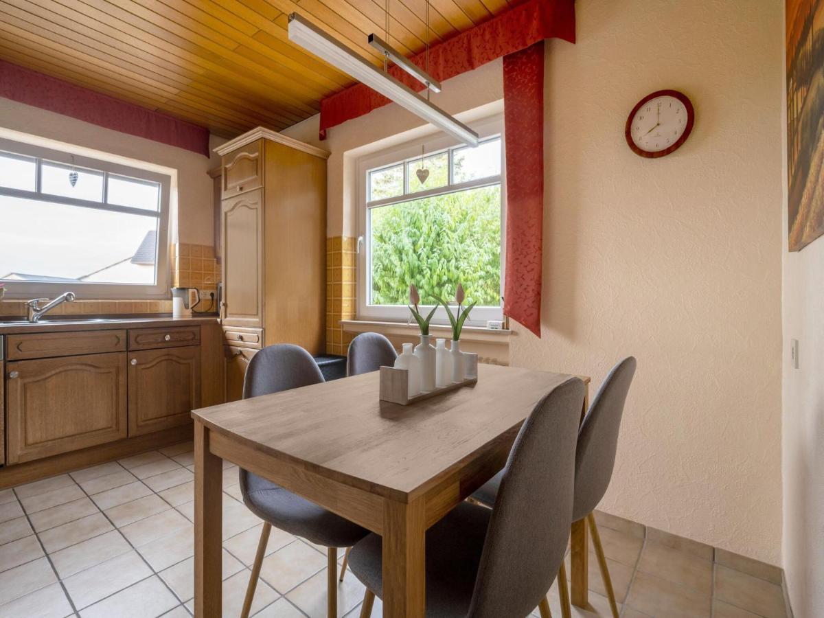 A Detached Holiday Home In A Highly Scenic Area Trierscheid Eksteriør billede