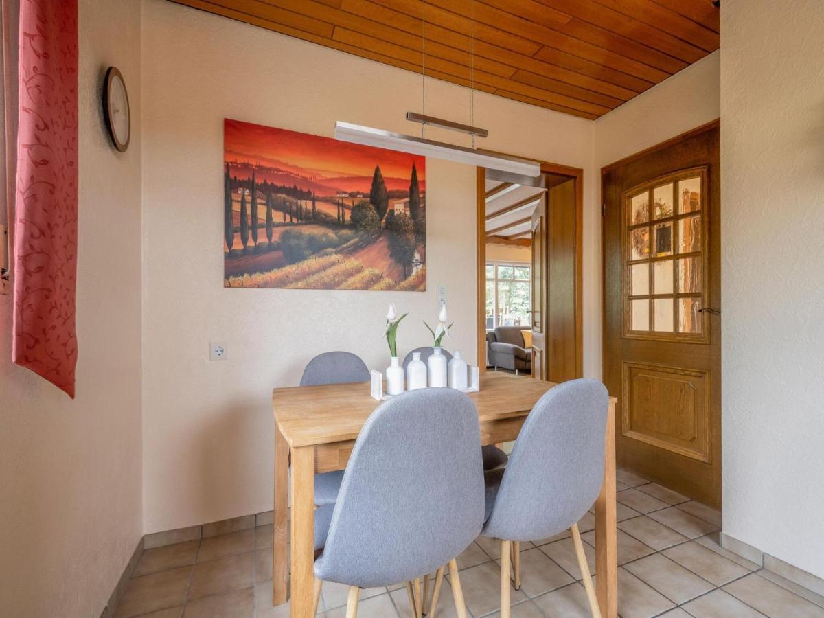 A Detached Holiday Home In A Highly Scenic Area Trierscheid Eksteriør billede