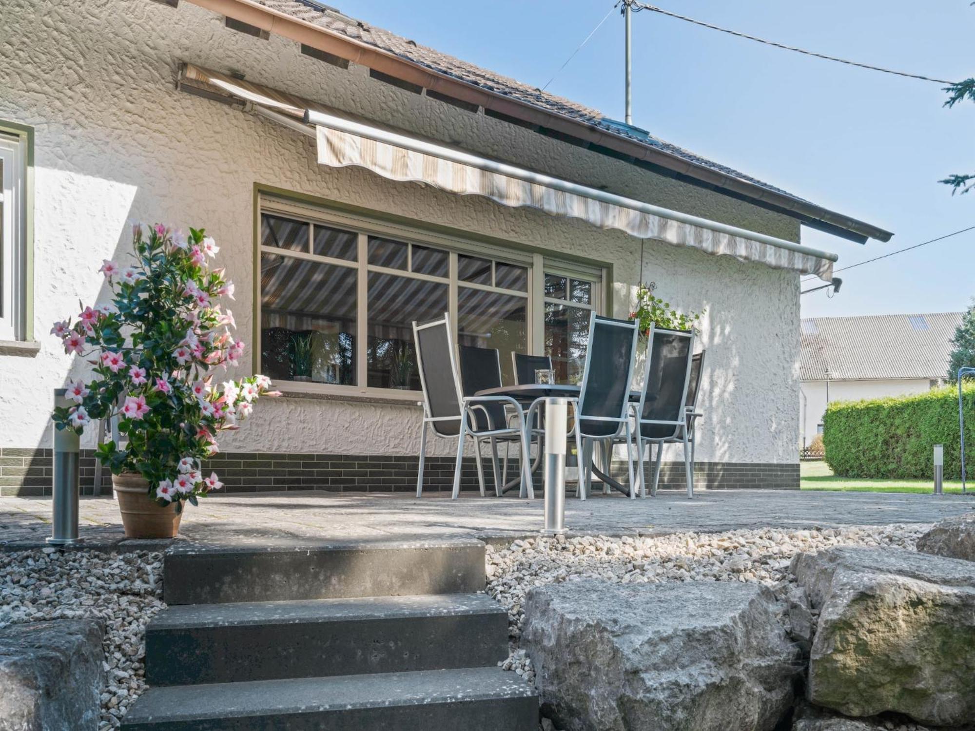 A Detached Holiday Home In A Highly Scenic Area Trierscheid Eksteriør billede